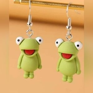 Earrings fun cartoon, Kermit the frog